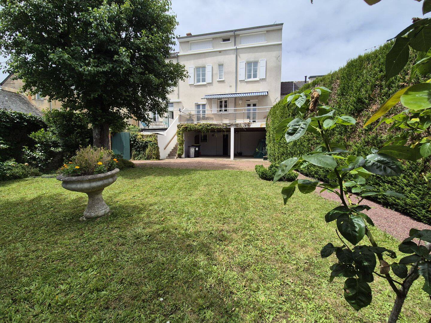 Maison 8 pièces 207 m² · à Sablé-sur-Sarthe · 207 m² · 291 200 €