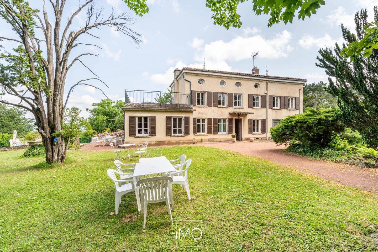Maison 8 pièces 226 m² · à Chasselay · 226 m² · 1 490 000 €