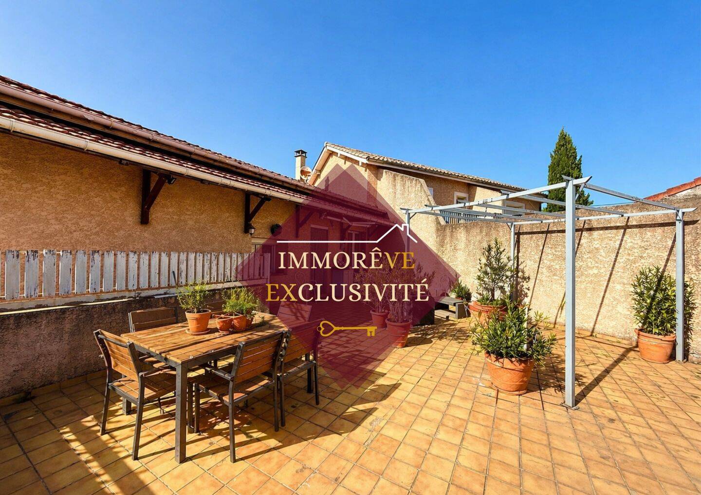 Appartement 8 pièces 218 m² · à Chanas · 218 m² · 175 000 €