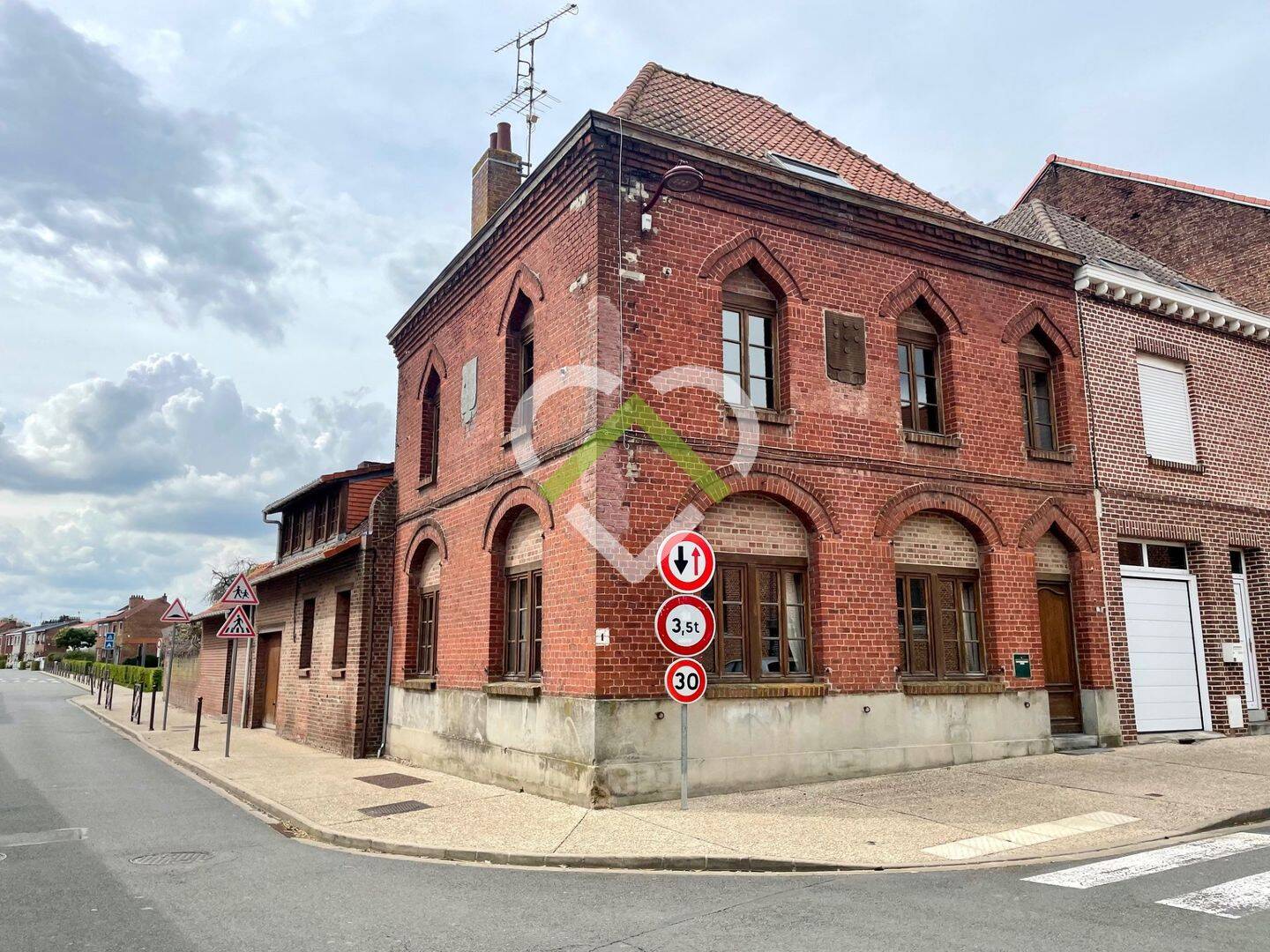 Maison 10 pièces 180 m² · à Camphin-en-Pévèle · 180 m² · 396 000 €