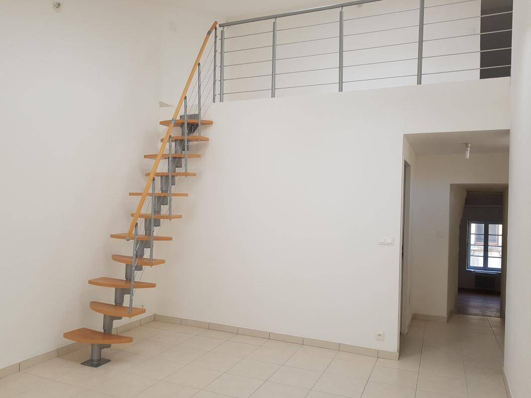 Appartement 3 pièces 80 m² · à Pont-Saint-Esprit · 80 m² · 520 €