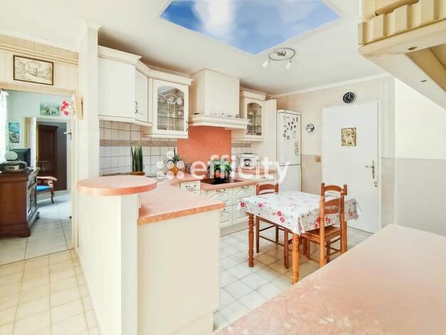 Maison de ville à vendre 259 900 € 4 pièces 3 chambres 83 m² 230 m² de terrain Salles-sur-Mer 17220