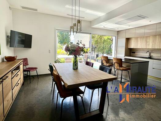 Maison à vendre 955 000 € 7 pièces 4 chambres 167 m² 295 m² de terrain Village Doumer Carrières-sur-Seine 78420