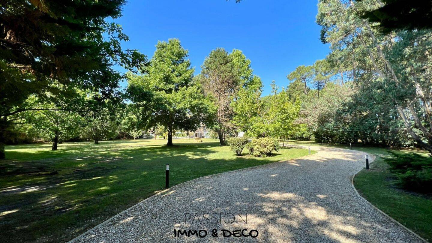 Maison 9 pièces 257 m² · à Gujan-Mestras · 256,8 m² · 1 800 000 €