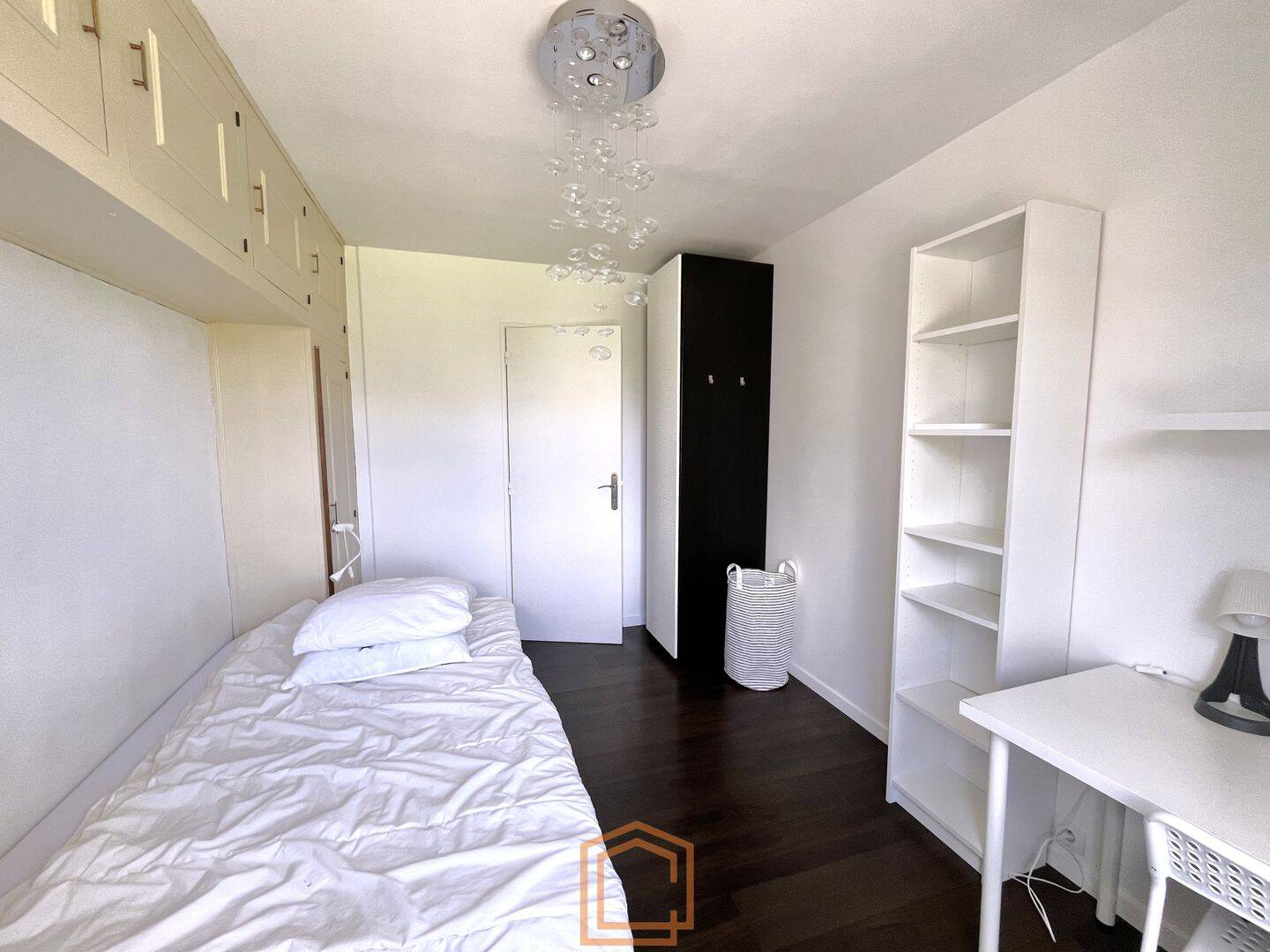 1 pièce 66 m² · à Villeurbanne · 66 m² · 450 €