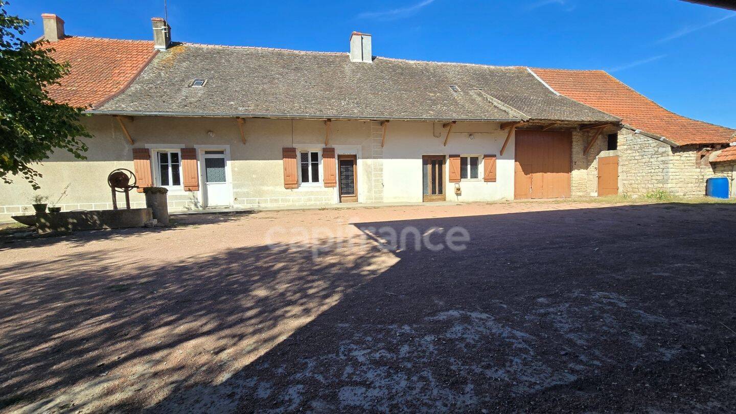Maison 1 pièce 140 m² · à Épervans · 140 m² · 189 000 €
