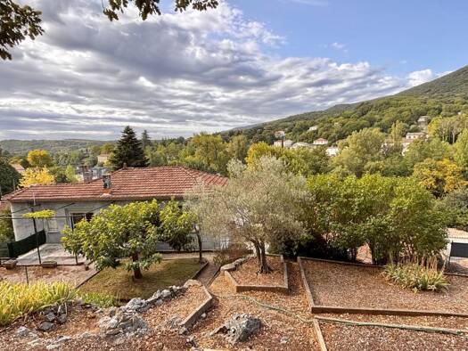 Maison à vendre 219 000 € 5 pièces 3 chambres 134 m² 1 378 m² de terrain Ganges 34190