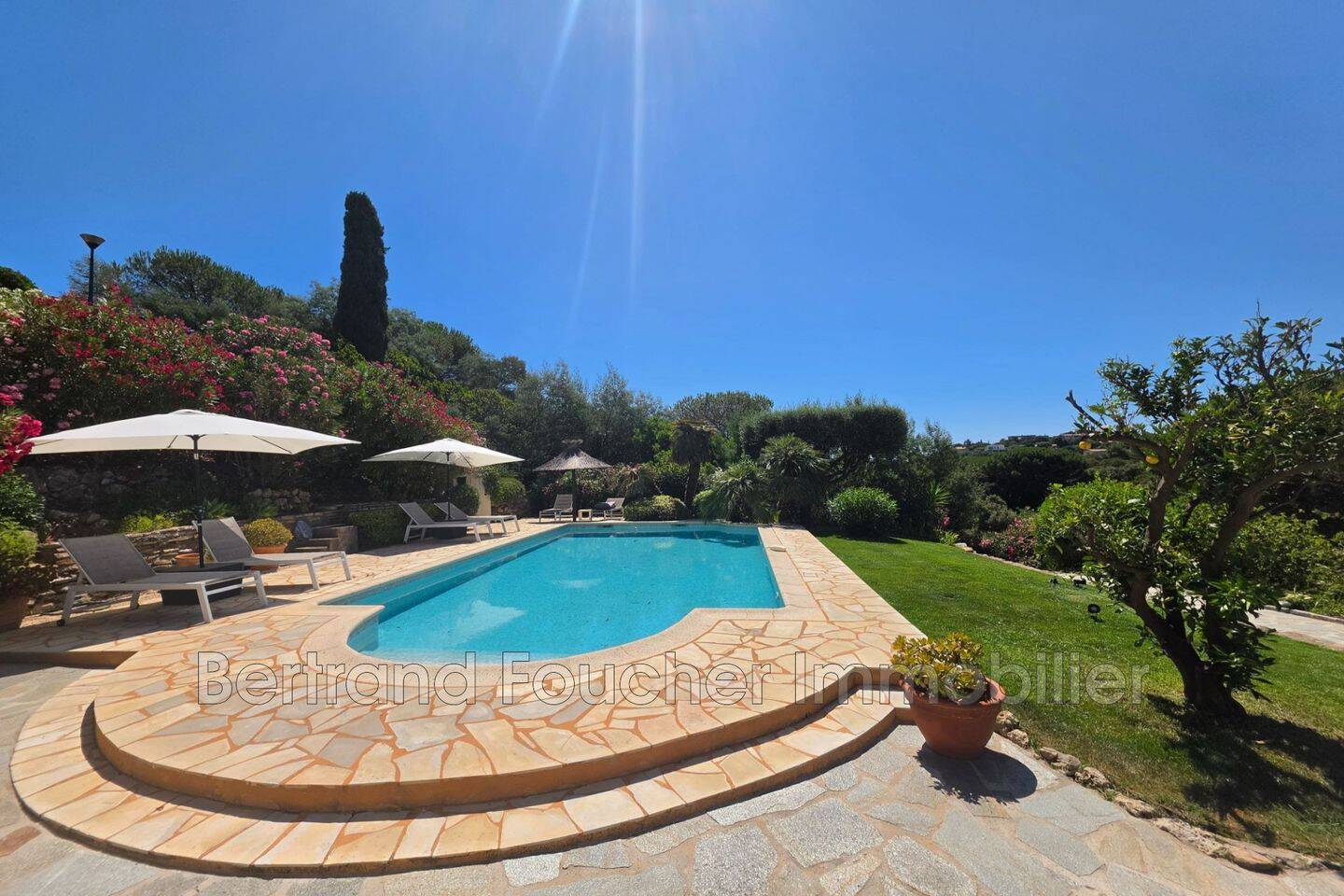 Maison 7 pièces 222 m² · à Cavalaire-sur-Mer · 222 m² · 1 840 000 €