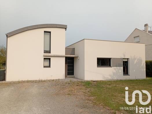 Maison de plain-pied à vendre 259 000 € 5 pièces 3 chambres 124 m² 1 401 m² de terrain Loireauxence 44370