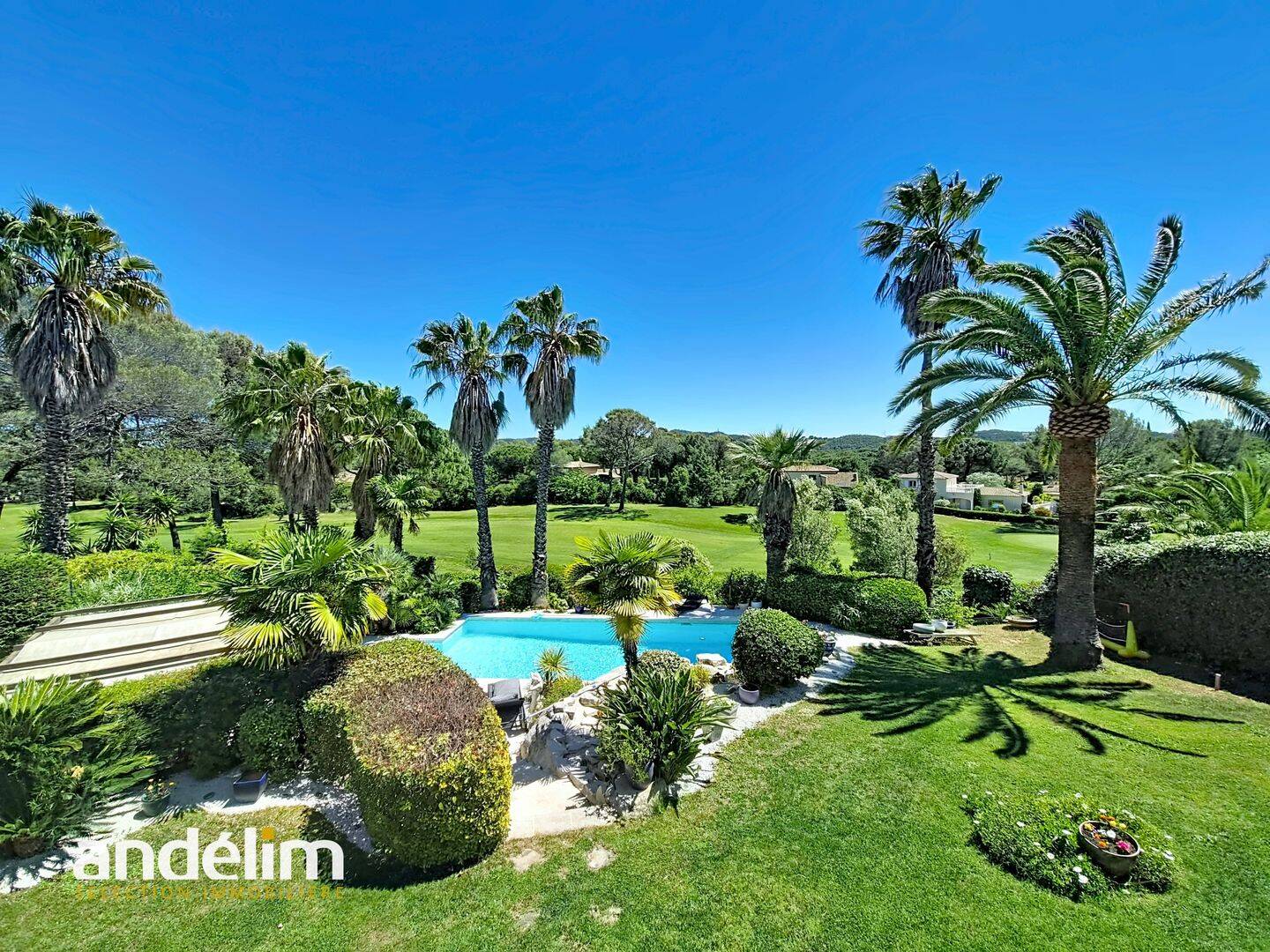 Maison 7 pièces 305 m² · à Saint-Raphaël · 305 m² · 2 395 000 €
