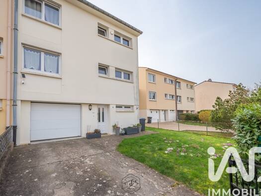 Maison de ville à vendre 295 000 € 4 pièces 3 chambres 110 m² 429 m² de terrain Volstroff 57940