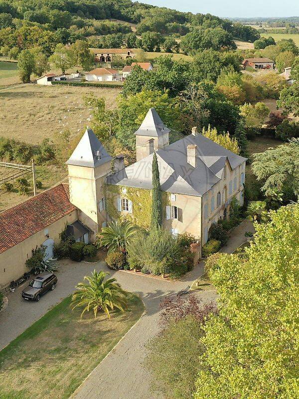 Maison 16 pièces 765 m² · à Lafitole · 765 m² · 1 522 000 €