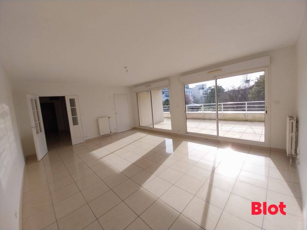 A LOUER - RENNES FOUGERES - Appartement 3 pièce(s) - 83 m2 - Bal — 2