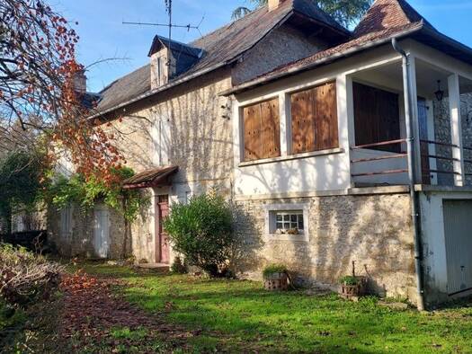 Ferme à vendre 447 300 € 13 pièces 6 chambres 231 m² 65 626 m² de terrain Creysse 46600