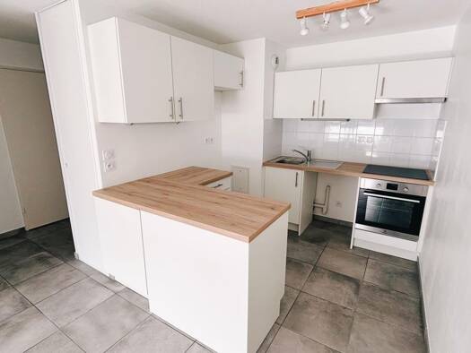 Appartement à louer 735 € 2 pièces 1 chambre 41,1 m² Étage 3/5 Centre Ville Cluses 74300