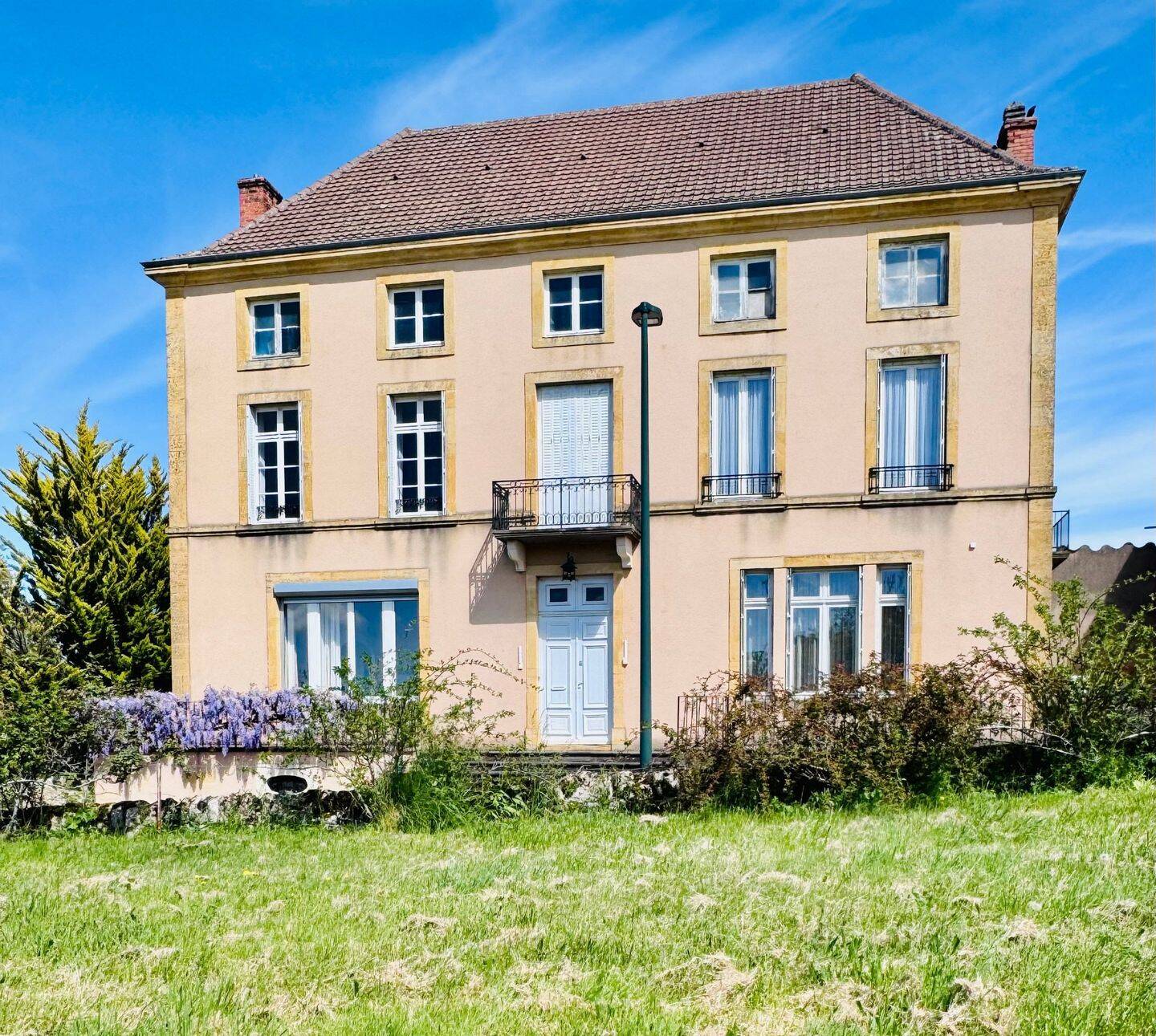Maison 10 pièces 360 m² · à Fleury-la-Montagne · 360 m² · 220 000 €