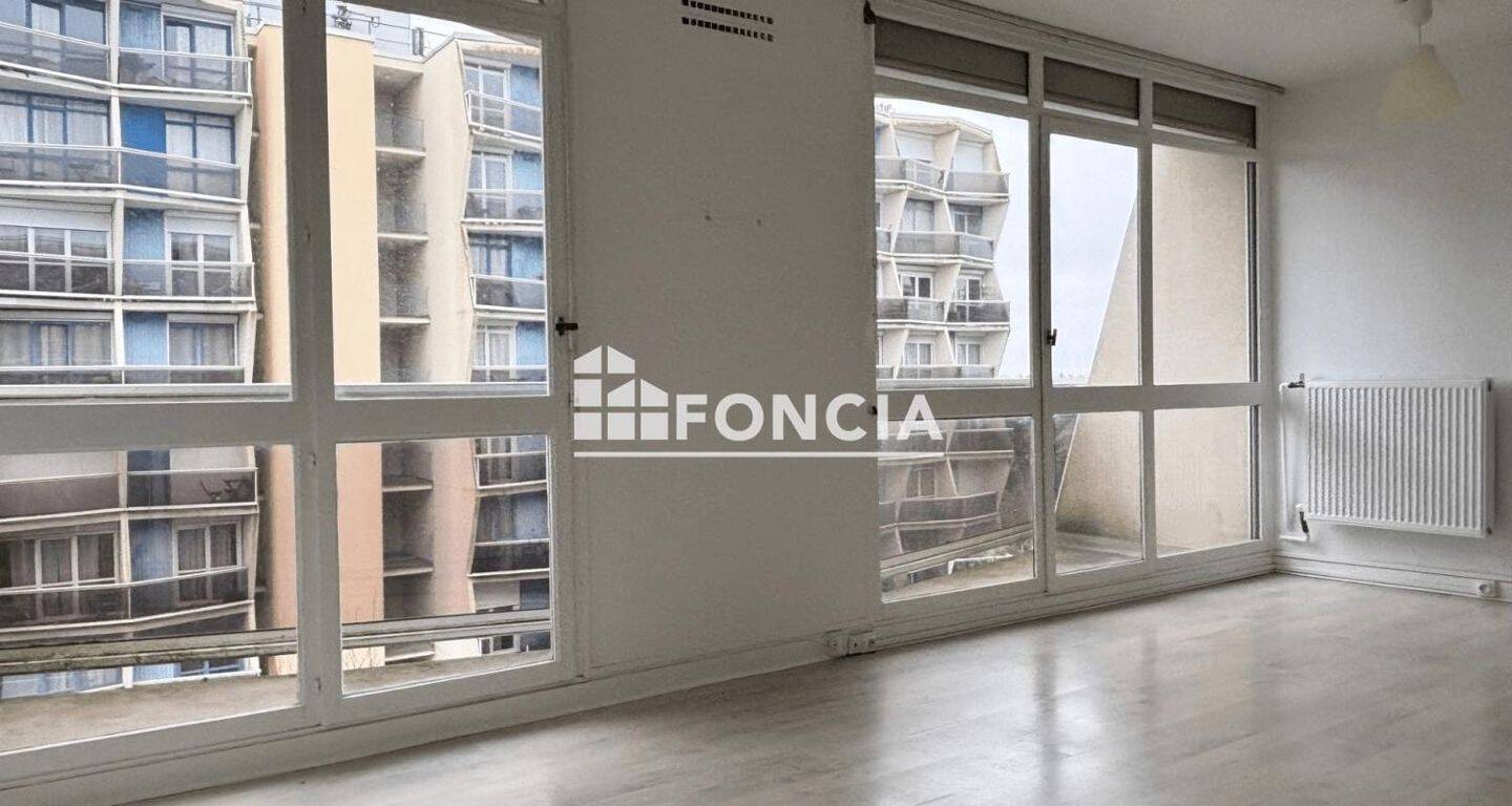 Appartement 1 pièce 33 m² · à Plaisir · 32,5 m² · 659 €