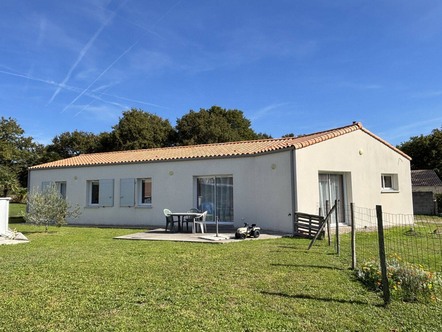 Maison 6 pièces 126 m² · à Saint-Georges-de-Pointindoux · 125,8 m² · 303 050 €