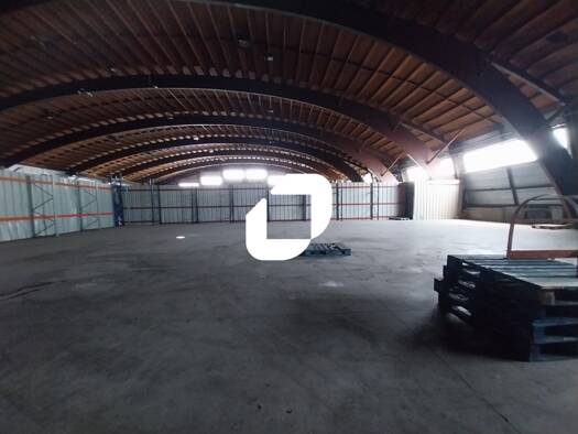 Local d'activités à louer 5 160 € 860 m² d'espace de stockage divisible Reventin-Vaugris 38121