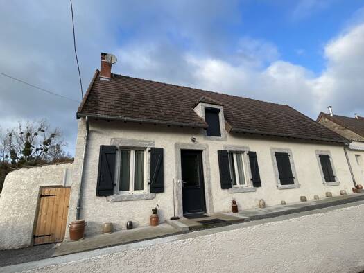 Maison de plain-pied à vendre 158 990 € 3 pièces 2 chambres 90 m² 4 687 m² de terrain Urçay 03360