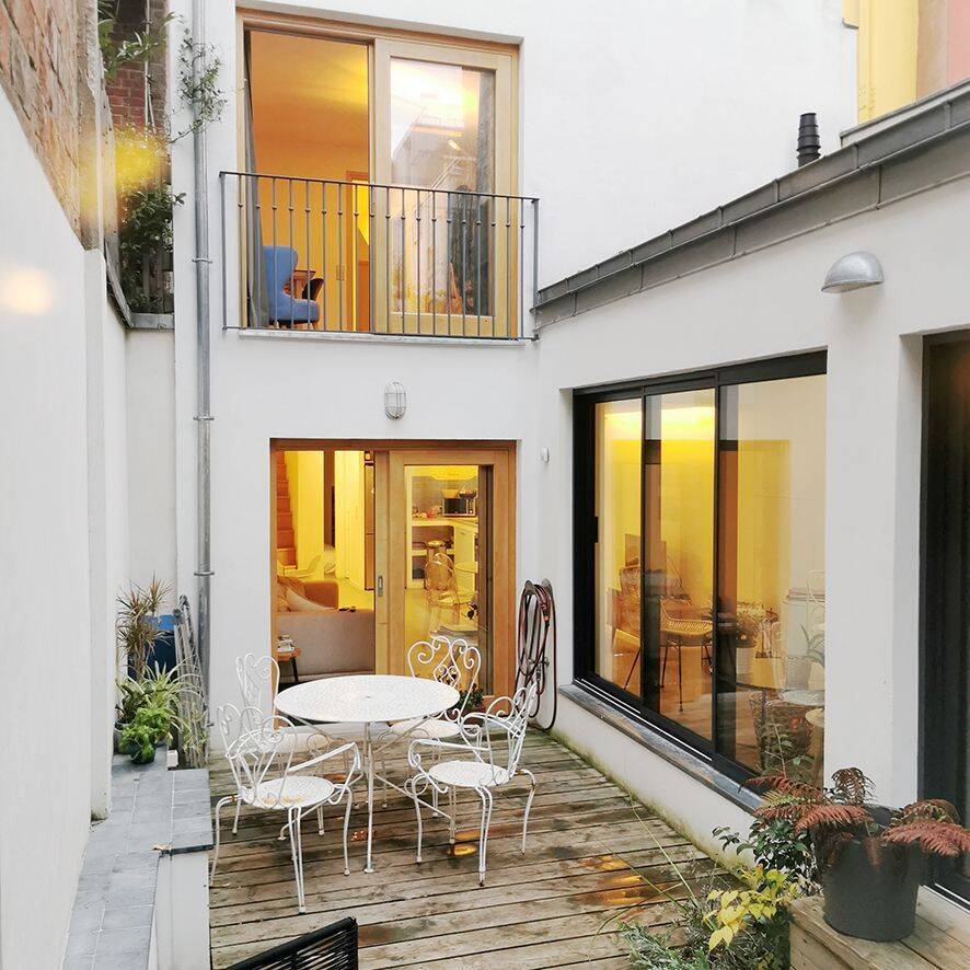 Appartement à louer 3090 € 3 090 € /mois charges comprises Investissez dans l’immobilier 5 pièces • 3 chambres • 90 m² • RDC Belleville, Paris 20ème arrondissement (75020) 26 96 Calculer un temps de trajet Pour aller au travail, à l’école, ... - photo 1