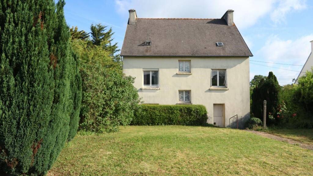 Maison à vendre 168 236 € 7 pièces 6 chambres 120 m² 883 m² de terrain Le Faou 29590