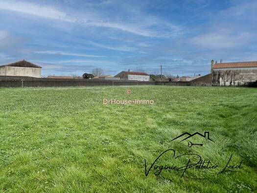 Terrain constructible à vendre 43 000 € 2 070 m² de terrain Le Langon 85370