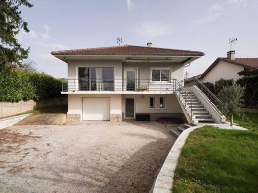 Maison à vendre 279 000 € 5 pièces 4 chambres 132 m² 837 m² de terrain Feillens 01570