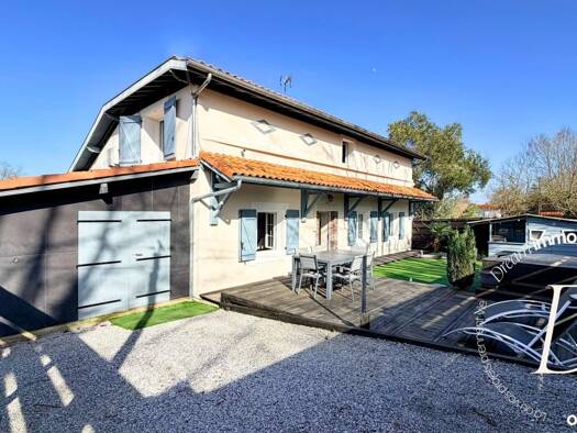 Maison à vendre 669 000 € 7 pièces 5 chambres 211 m² 898 m² de terrain Saubrigues 40230