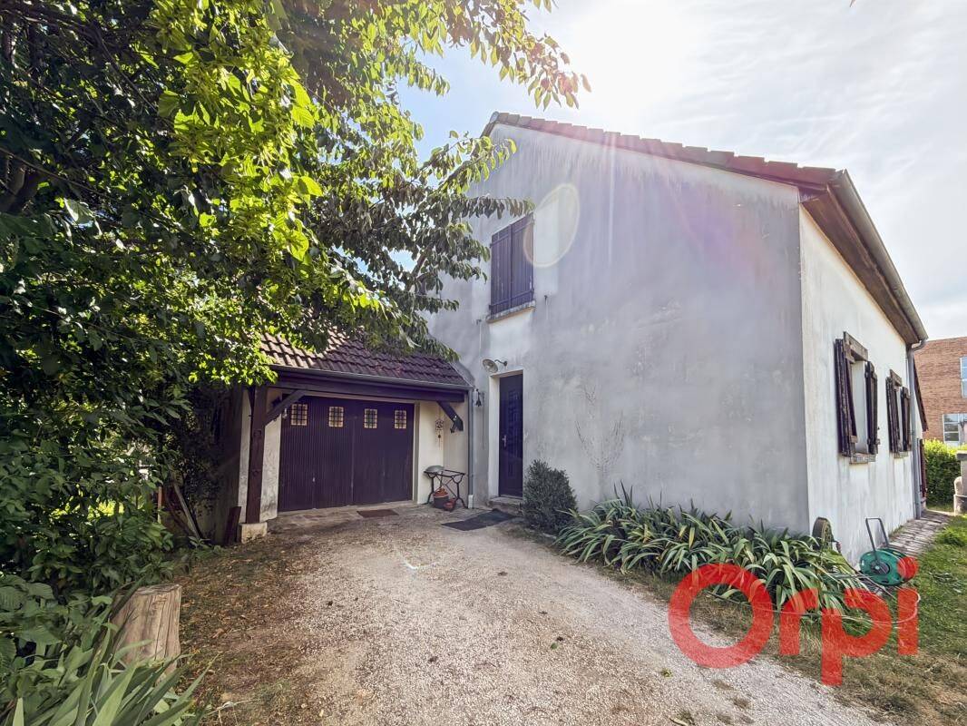Maison 5 pièces 115 m² · à Bourges · 114,5 m² · 168 000 €