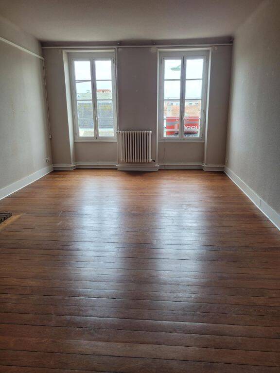 Appartement 3 pièces 85 m² · à Cosne-Cours-sur-Loire · 85 m² · 651 €/mois
