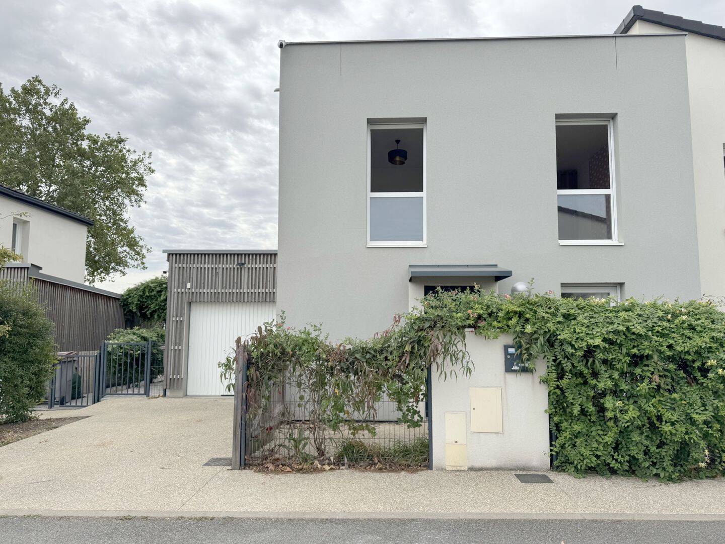 Maison 5 pièces 99 m² · à Magnanville · 99 m² · 1 570 €/mois