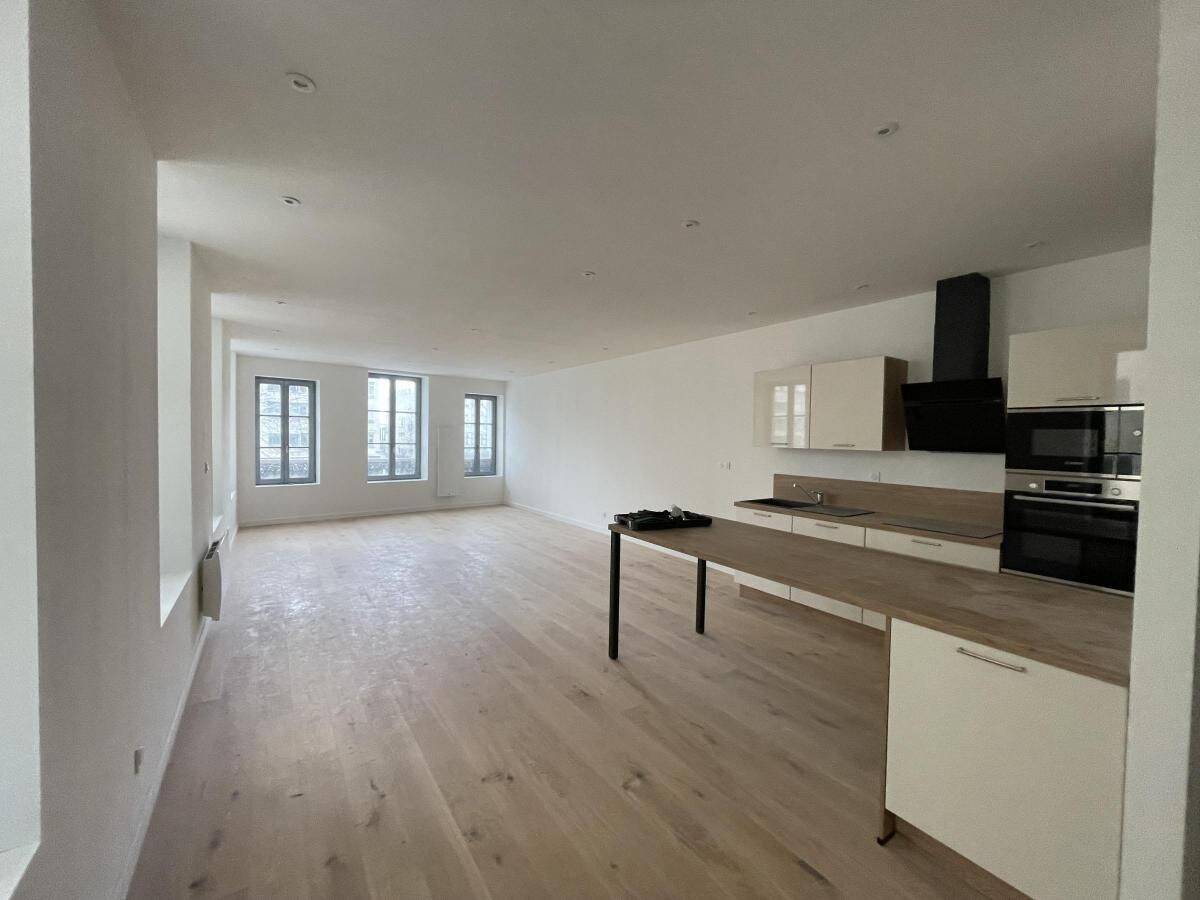 Appartement 3 pièces 95 m² · à Valenciennes · 95 m² · 1 080 €