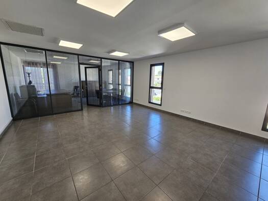 Espace bureau à louer 850 € 62 m² de bureaux Plantade-Ferrages-Vacon Rognac 13340