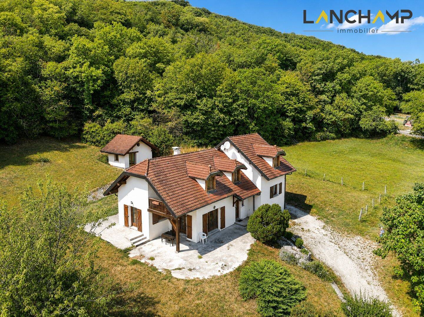 Maison 8 pièces 164 m² · à Corbonod · 164 m² · 560 000 €