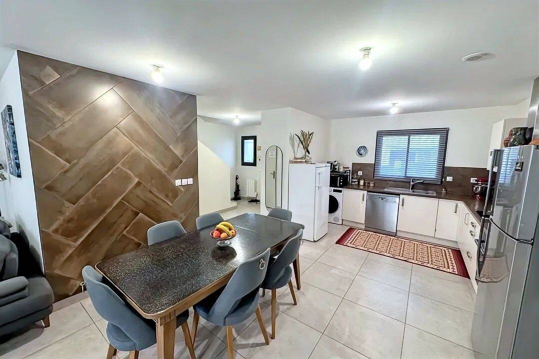 Maison 4 pièces 116 m² · à Caveirac · 116 m² · 295 000 €