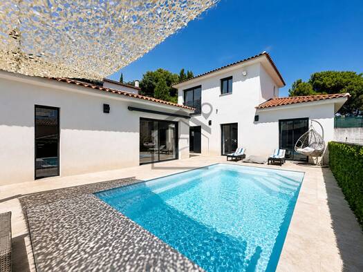 Maison à vendre 649 000 € 4 pièces 3 chambres 131 m² 571 m² de terrain Cadeneaux Est Les Pennes-Mirabeau 13170