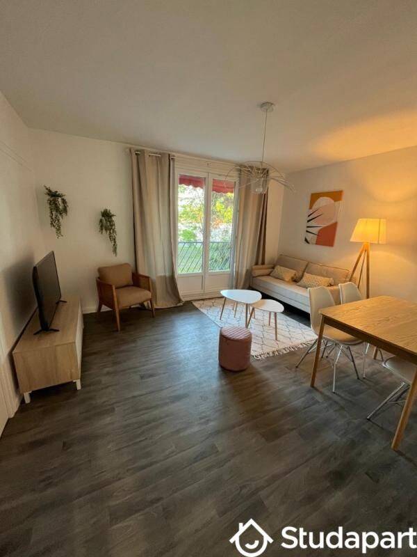 1 pièce 10 m² · à Talence · 10 m² · 565 €/mois