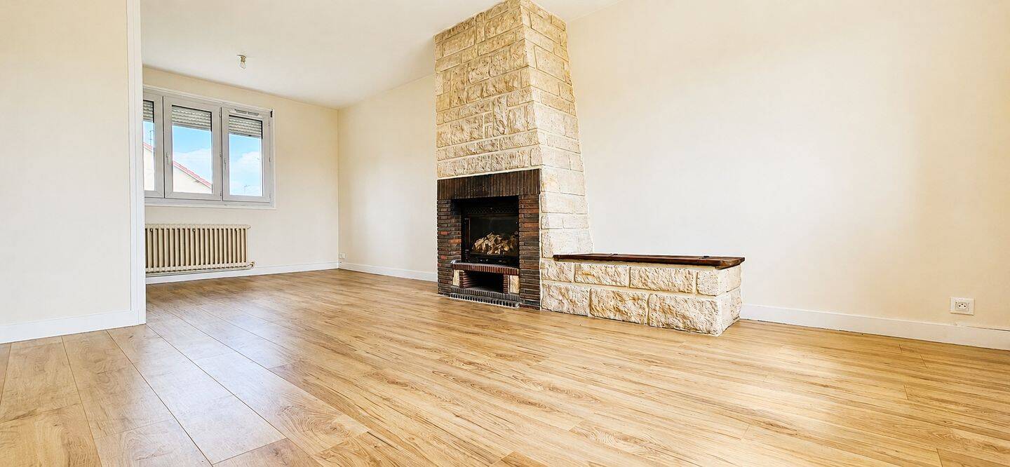 Maison 4 pièces 82 m² · à Gravigny · 82,2 m² · 970 €