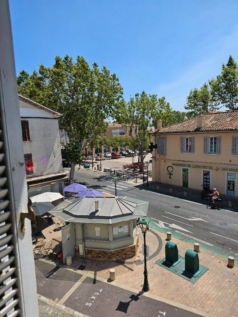 Appartement 3 pièces 99 m² · à La Garde · 99 m² · 970 €