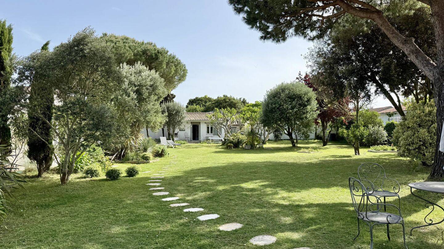 Maison 6 pièces 174 m² · à Loix · 174 m² · 1 850 000 €