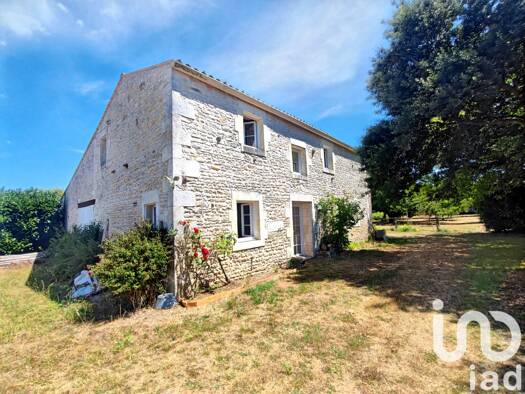 Maison à vendre 419 000 € 5 pièces 3 chambres 140 m² 8 554 m² de terrain La Vallée 17250