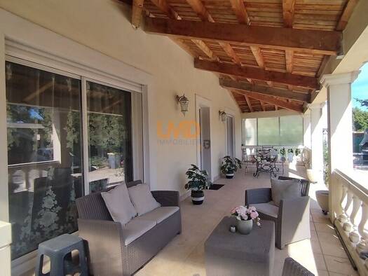 Maison de plain-pied à vendre 369 000 € 5 pièces 4 chambres 140 m² 800 m² de terrain La Calmette 30190