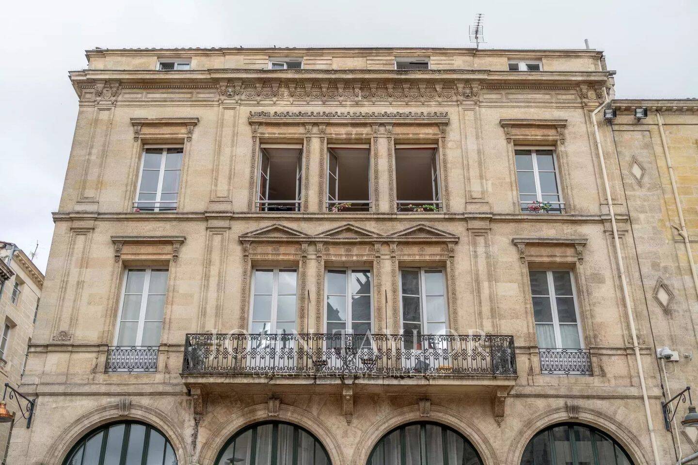 Appartement 5 pièces 130 m² · à Bordeaux · 130 m² · 590 000 €