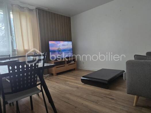Appartement à vendre 133 000 € 4 pièces 3 chambres 70,9 m² Étage 2/4 La Choletière Cholet 49300