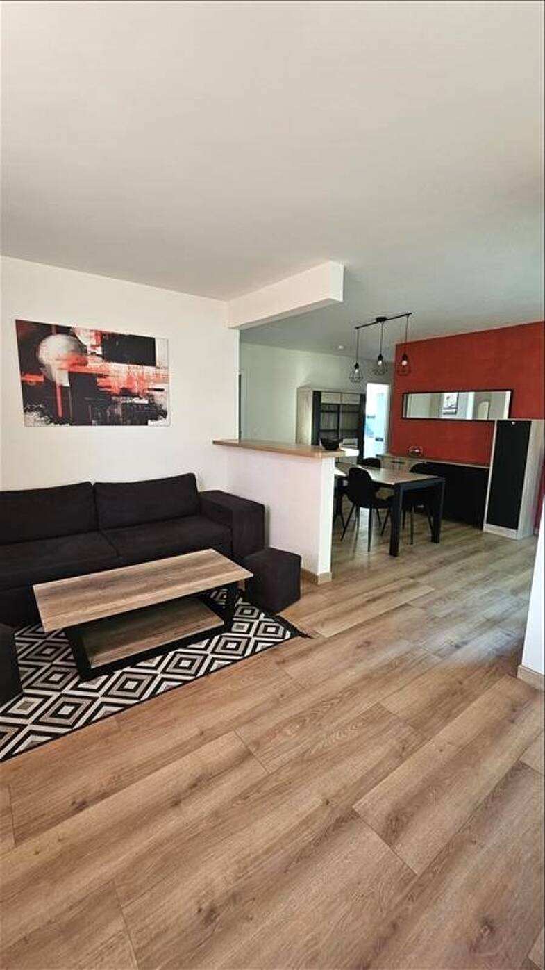 Appartement à louer 1 250 € 4 pièces 2 chambres 68 m² RDC Le Marche Domont 95330