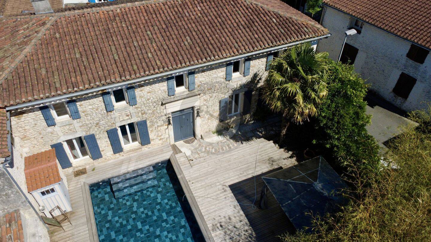 Maison 6 pièces 200 m² · à Saujon · 200 m² · 447 200 €