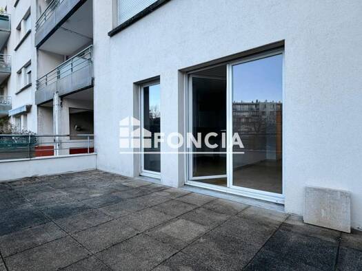 Appartement à vendre 149 000 € 3 pièces 2 chambres 67 m² Étage 1/5 Centre Échirolles 38130