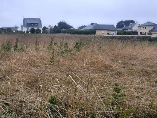 Terrain constructible à vendre 128 500 € 2 348 m² de terrain Saint-Pabu 29830