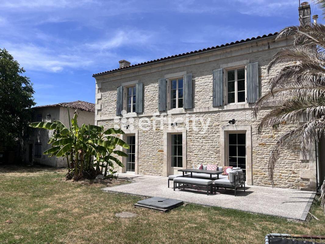 Maison 6 pièces 180 m² · à Saint-Symphorien · 180 m² · 337 800 €